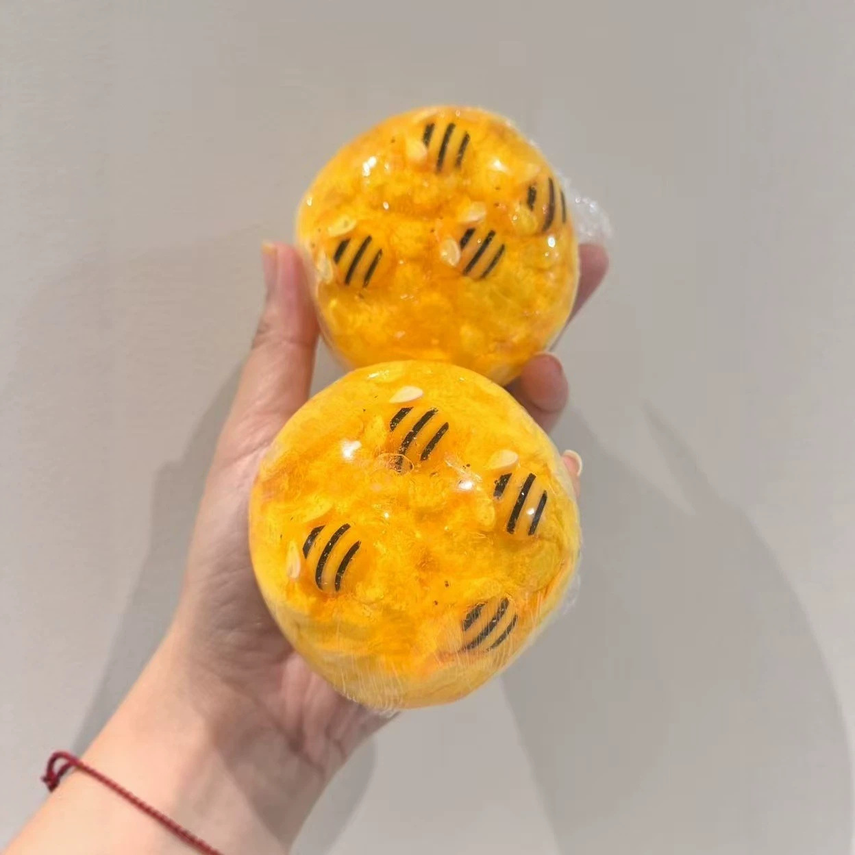 Crunchy Honey Jar Ball Squishy - Building Blocks review and price